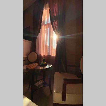 Budoir Royal Apartment Oradea Bagian luar foto