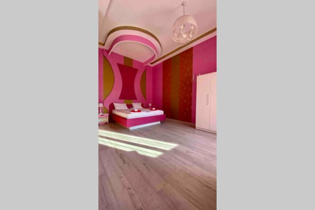 Budoir Royal Apartment Oradea Bagian luar foto